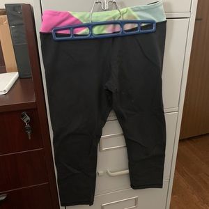 Black Ivivva Crops tights